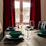 Апартаменты Lakefront Family Retreat