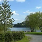 Lakefront Family Retreat