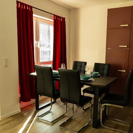 Lakefront Family Retreat * Güntersberge