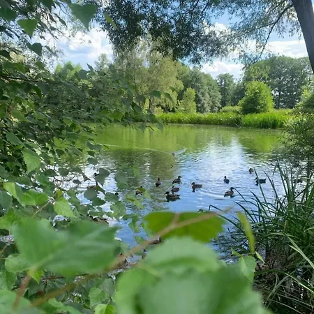 Lakefront Family Retreat Lägenhet *