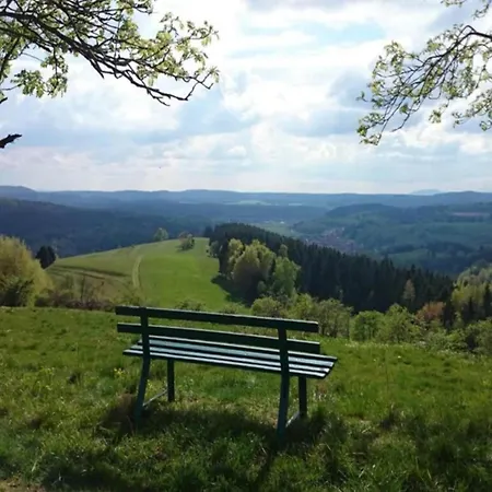 Lakefront Family Retreat *