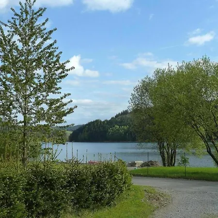 Lakefront Family Retreat