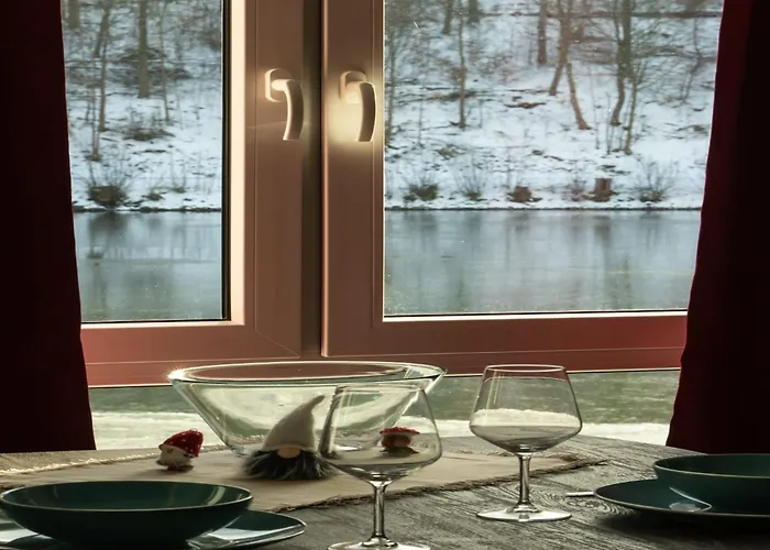 Lägenhet Lakefront Family Retreat