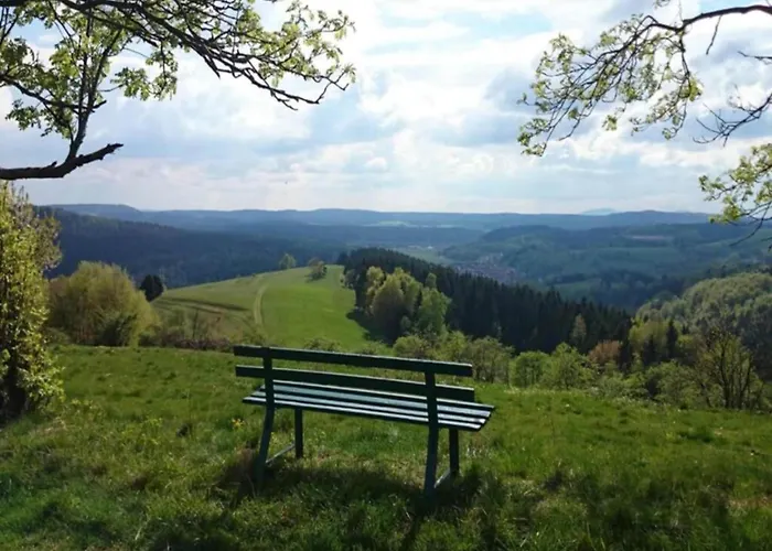 Lakefront Family Retreat *